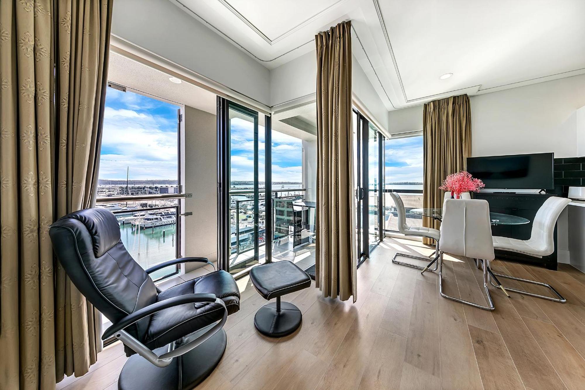 Exquisite Sun Soaked Corner Apartment Auckland Luaran gambar