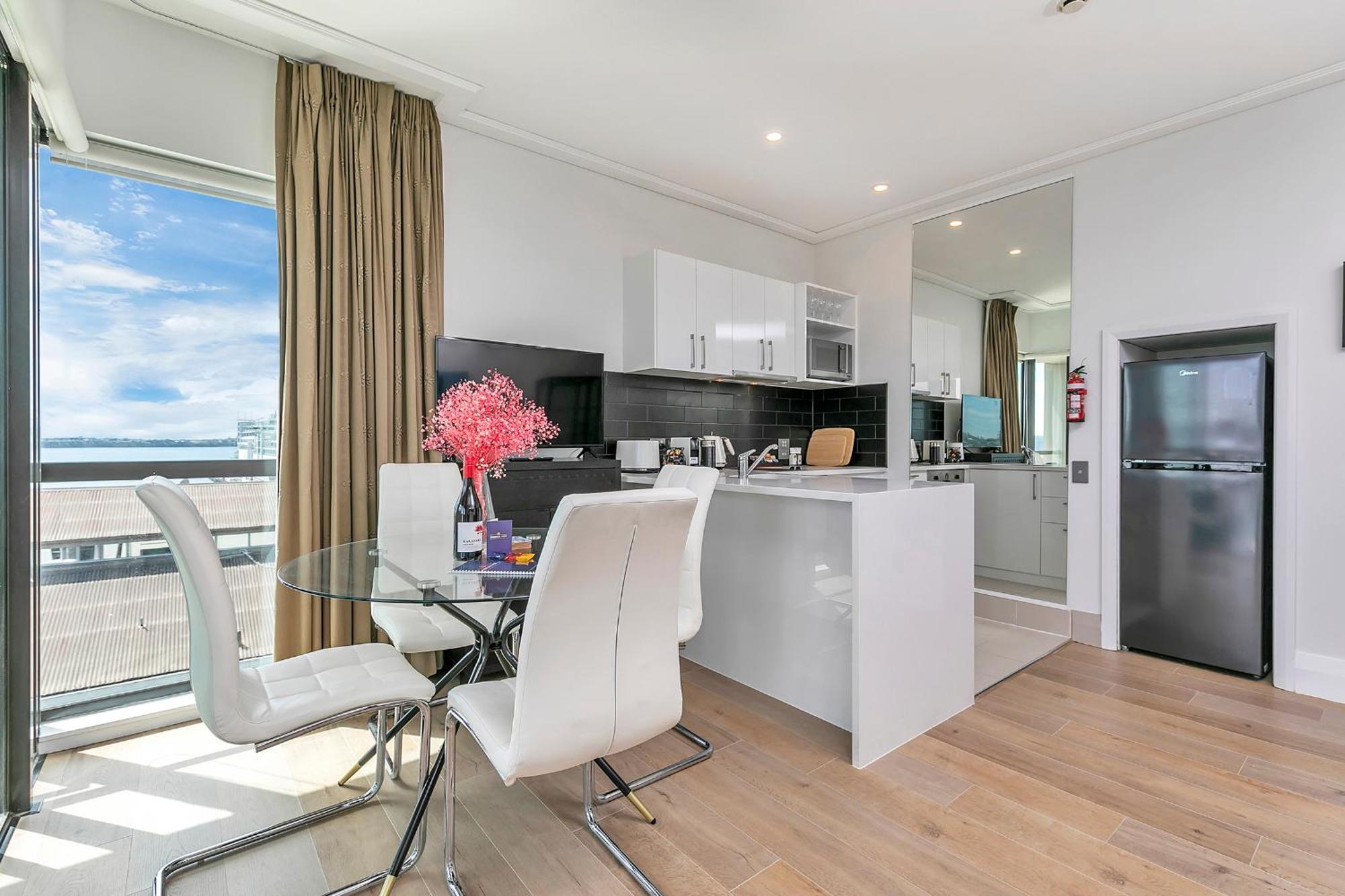 Exquisite Sun Soaked Corner Apartment Auckland Luaran gambar