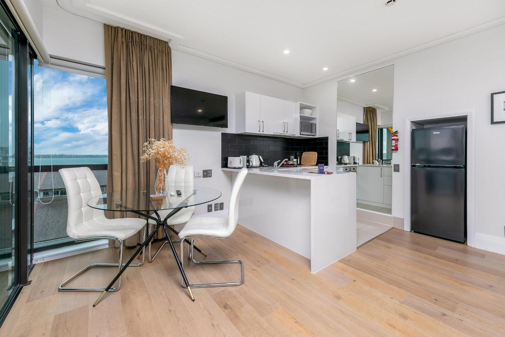 Exquisite Sun Soaked Corner Apartment Auckland Luaran gambar
